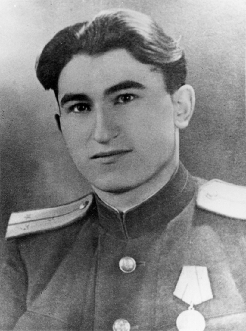Партизанский радист Н. Ломов, 1944 г.